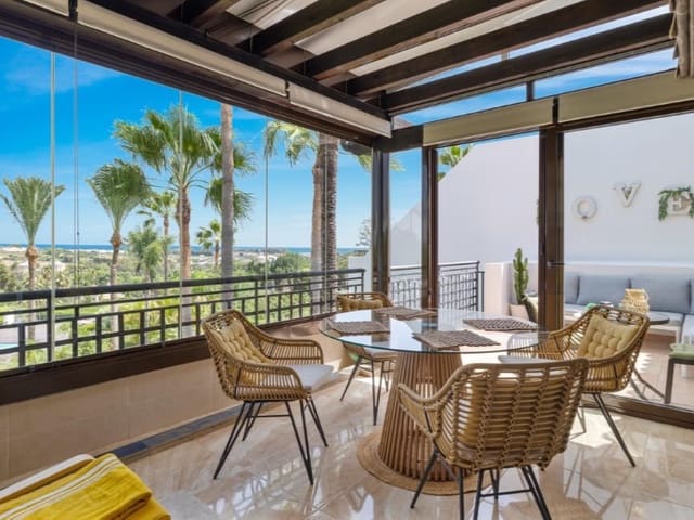 Penthouse de 2 chambres à louer à Estepona Pueblo, Estepona avec piscine garage - 2 200 € (Ref: 9471439)