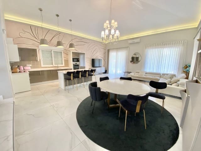 Chalet de 4 habitaciones en San Pedro de Alcantara, Marbella en alquiler con piscina garaje - 8.000 € (Ref: 9471442)