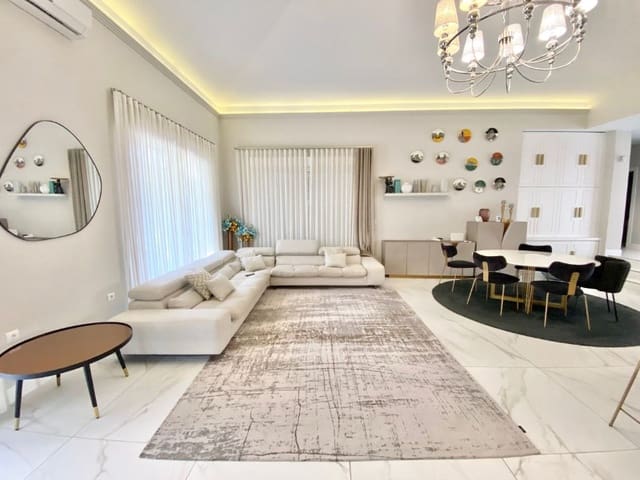 Chalet de 4 habitaciones en San Pedro de Alcantara, Marbella en alquiler con piscina garaje - 8.000 € (Ref: 9471442)