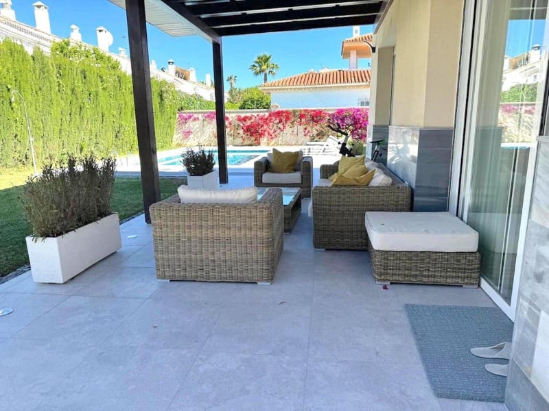 Chalet de 4 habitaciones en San Pedro de Alcantara en alquiler con piscina garaje - 8.000 € (Ref: 9471442)