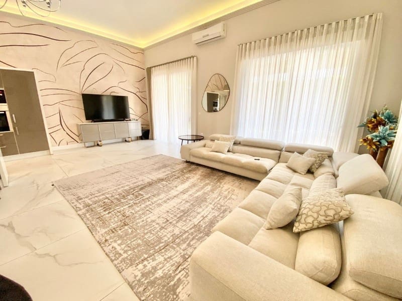 Chalet de 4 habitaciones en San Pedro de Alcantara en alquiler con piscina garaje - 8.000 € (Ref: 9471442)