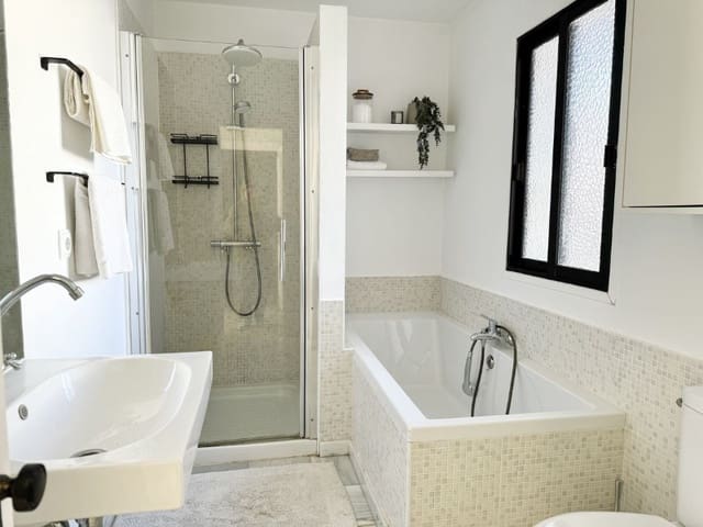 4 bedroom Villa for rent in Benamara, Estepona with pool garage - € 6,900 (Ref: 9471443)