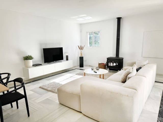 4 bedroom Villa for rent in Benamara, Estepona with pool garage - € 6,900 (Ref: 9471443)