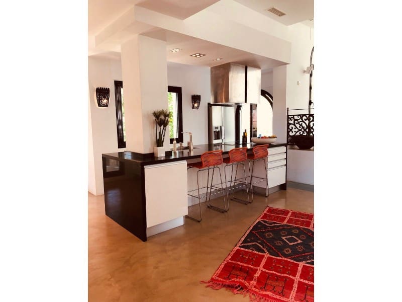 4 makuuhuone Huvila vuokrattavana paikassa Nueva Andalucia mukana uima-altaan 
autotalli - 14 000 € (Ref: 9471444)