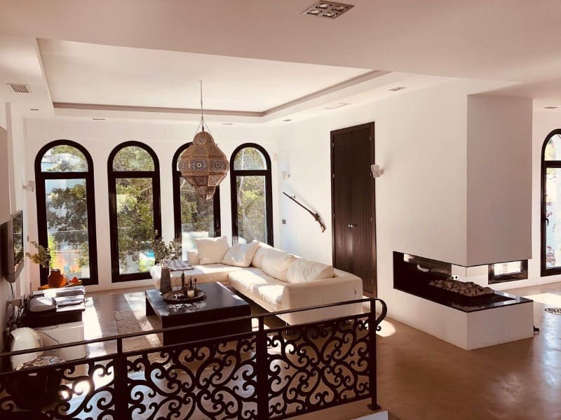 4 makuuhuone Huvila vuokrattavana paikassa Nueva Andalucia mukana uima-altaan 
autotalli - 14 000 € (Ref: 9471444)