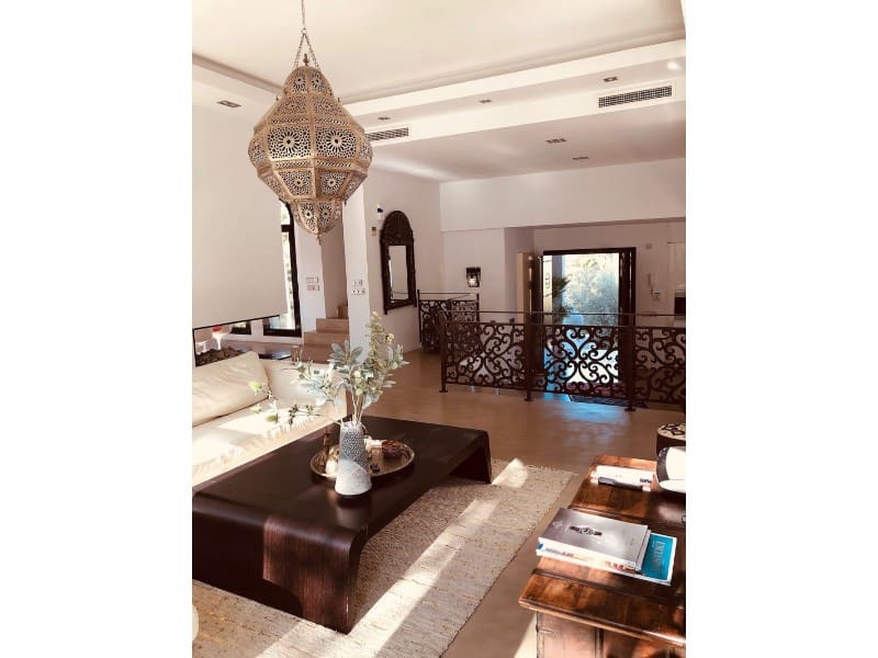 4 makuuhuone Huvila vuokrattavana paikassa Nueva Andalucia mukana uima-altaan 
autotalli - 14 000 € (Ref: 9471444)