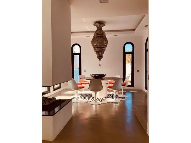 4 makuuhuone Huvila vuokrattavana paikassa Nueva Andalucia, Marbella mukana uima-altaan 
autotalli - 14 000 € (Ref: 9471444)