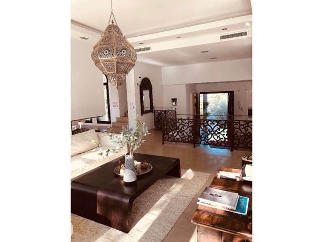 4 makuuhuone Huvila vuokrattavana paikassa Nueva Andalucia, Marbella mukana uima-altaan 
autotalli - 14 000 € (Ref: 9471444)