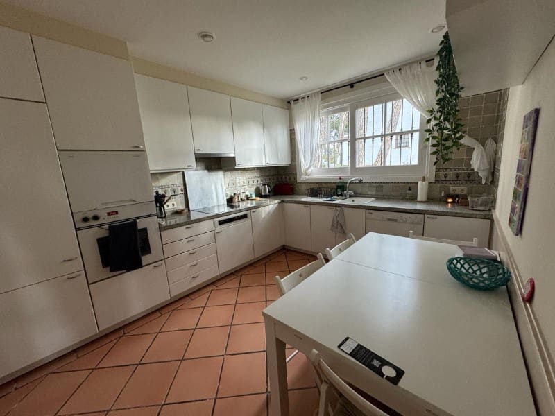 3 soveværelse Semi-Rækkehus til leje i Aloha Golf med swimmingpool garage - € 3.500 (Ref: 9471445)