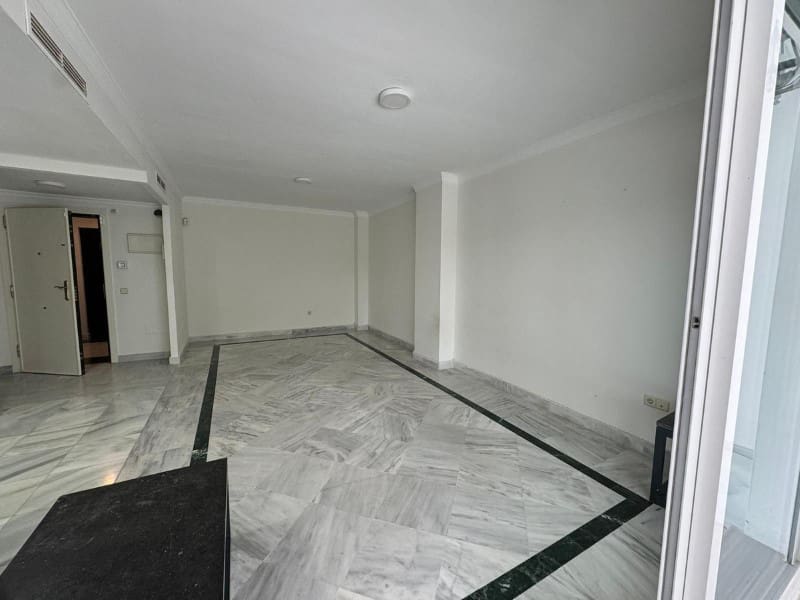 2 bedroom Apartment for rent in Nueva Andalucia with pool garage - € 1,800 (Ref: 9471446)