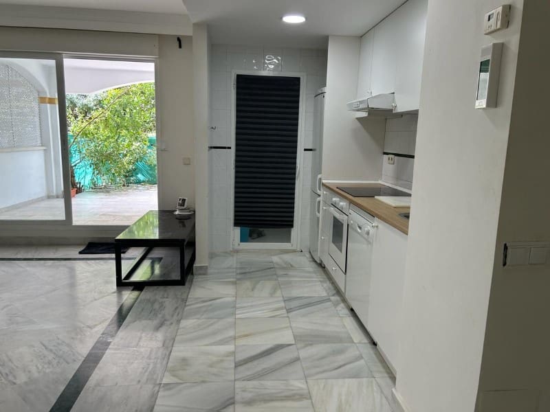 2 bedroom Apartment for rent in Nueva Andalucia with pool garage - € 1,800 (Ref: 9471446)