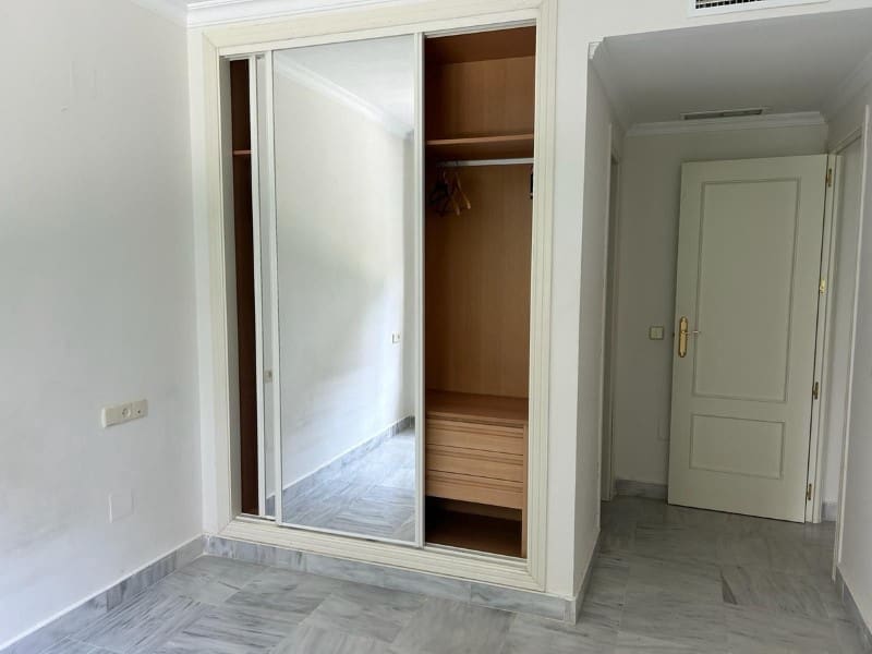 2 bedroom Apartment for rent in Nueva Andalucia with pool garage - € 1,800 (Ref: 9471446)