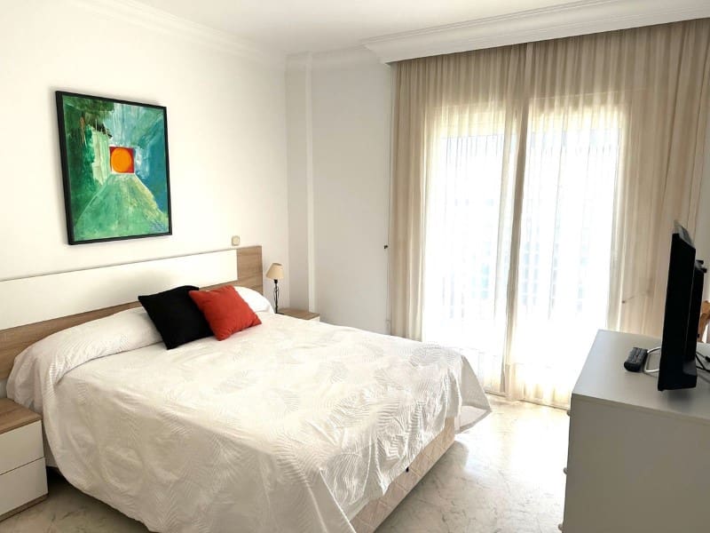 2 bedroom Apartment for rent in Nueva Andalucia with pool garage - € 2,500 (Ref: 9471447)