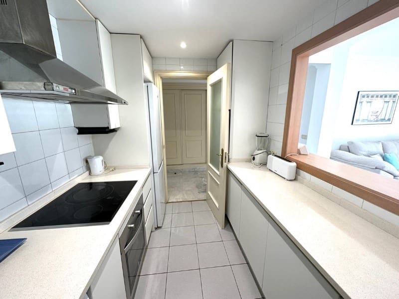 2 bedroom Apartment for rent in Nueva Andalucia with pool garage - € 2,500 (Ref: 9471447)