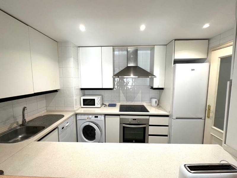 2 bedroom Apartment for rent in Nueva Andalucia with pool garage - € 2,500 (Ref: 9471447)