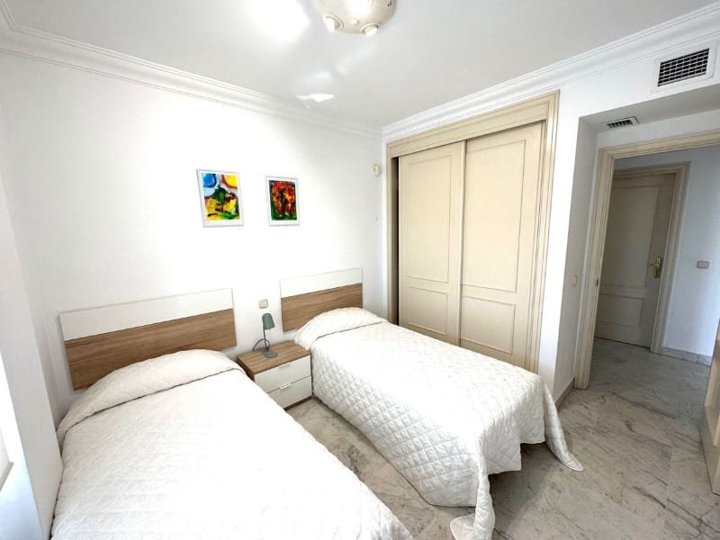 2 bedroom Apartment for rent in Nueva Andalucia with pool garage - € 2,500 (Ref: 9471447)