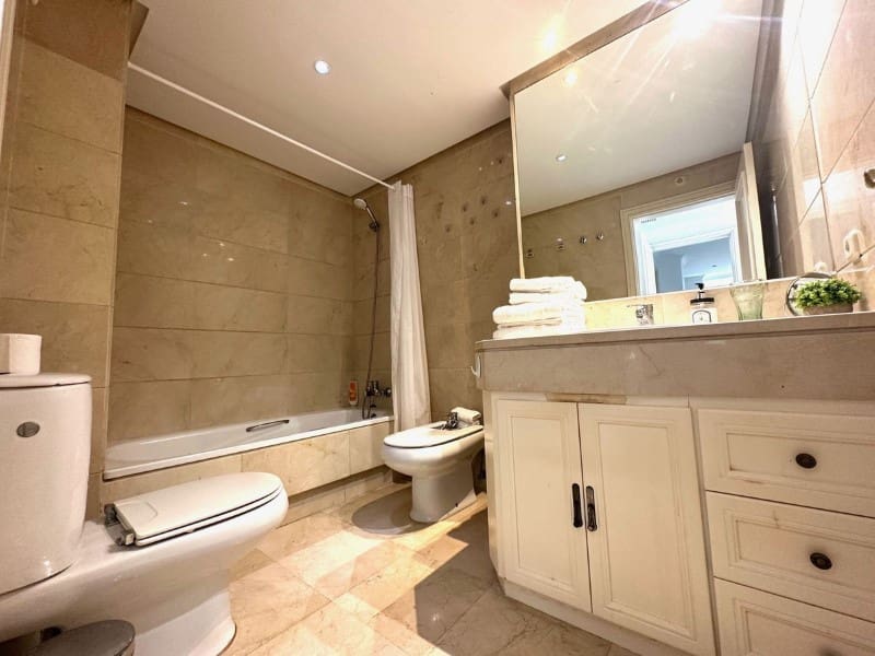 2 bedroom Apartment for rent in Nueva Andalucia with pool garage - € 2,500 (Ref: 9471447)