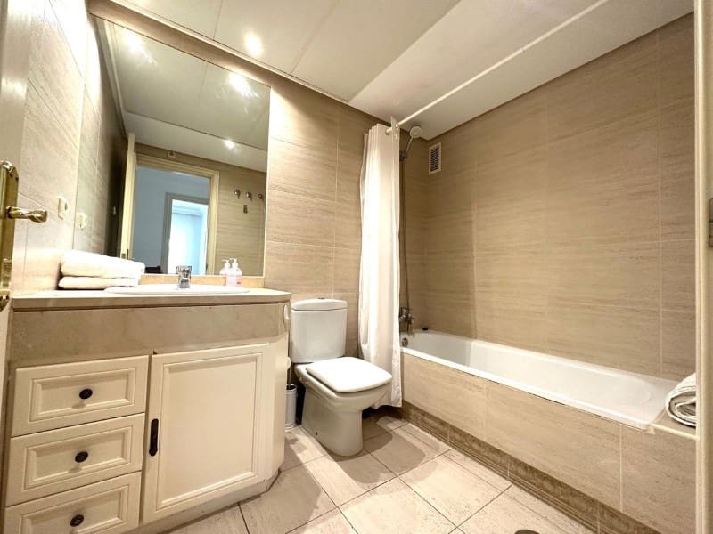 2 bedroom Apartment for rent in Nueva Andalucia with pool garage - € 2,500 (Ref: 9471447)