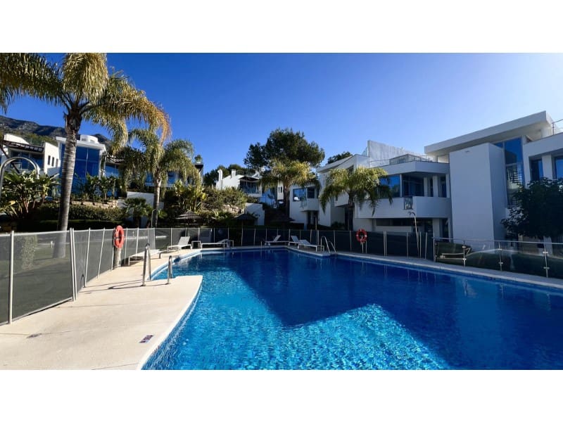 3 quarto Moradia Geminada para arrendar em Marbella com piscina garagem - 8 000 € (Ref: 9471449)