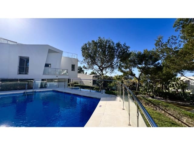 3 quarto Moradia Geminada para arrendar em Marbella Centro, Marbella com piscina garagem - 8 000 € (Ref: 9471449)