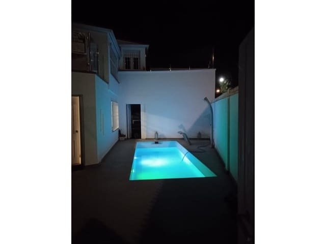 Chalet de 4 habitaciones en San Pedro de Alcantara, Marbella en alquiler con piscina garaje - 6.600 € (Ref: 9471450)