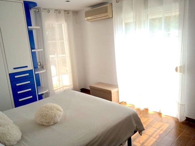 Chalet de 4 habitaciones en San Pedro de Alcantara, Marbella en alquiler con piscina garaje - 6.600 € (Ref: 9471450)