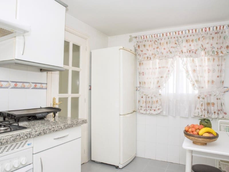 3 bedroom Penthouse for rent in San Pedro de Alcantara with pool garage - € 3,500 (Ref: 9471451)