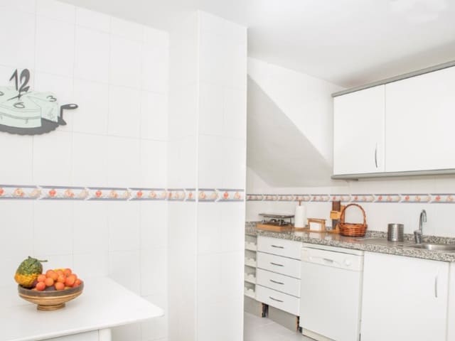 3 sovrum Takvåning att hyra i San Pedro de Alcantara, Marbella med pool garage - 3 500 € (Ref: 9471451)