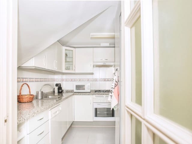 3 sovrum Takvåning att hyra i San Pedro de Alcantara, Marbella med pool garage - 3 500 € (Ref: 9471451)