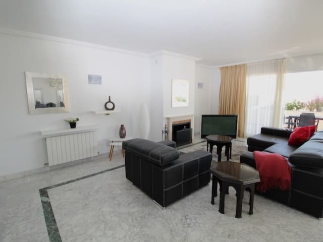 4 bedroom Penthouse for rent in Nueva Andalucia, Marbella with pool garage - € 5,000 (Ref: 9471453)