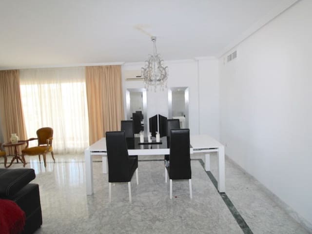 4 bedroom Penthouse for rent in Nueva Andalucia, Marbella with pool garage - € 5,000 (Ref: 9471453)