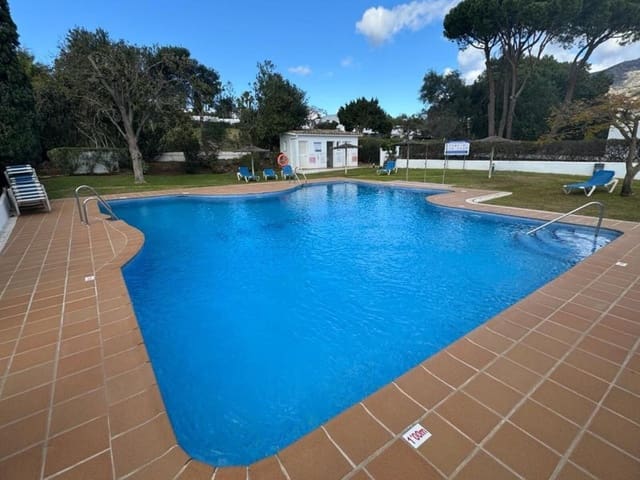 4 makuuhuone Paritalo vuokrattavana paikassa Nueva Andalucia, Marbella mukana uima-altaan 
autotalli - 3 500 € (Ref: 9471454)