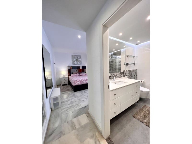 4 soveværelse Lejlighed til leje i Elviria med swimmingpool - € 2.500 (Ref: 9471455)