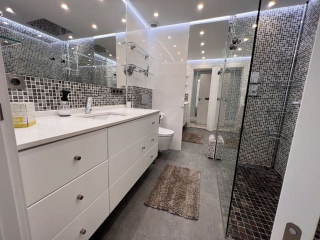 4 soveværelse Lejlighed til leje i Elviria, Marbella med swimmingpool - € 2.500 (Ref: 9471455)