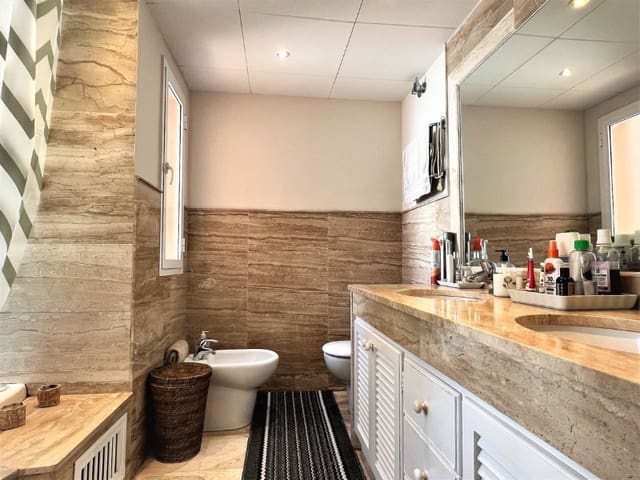 3 makuuhuone Huoneisto vuokrattavana paikassa San Pedro de Alcantara, Marbella mukana uima-altaan 
autotalli - 5 900 € (Ref: 9471460)