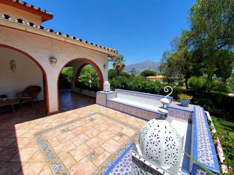 4 bedroom Villa for rent in Nueva Andalucia with pool garage - € 7,500 (Ref: 9471461)