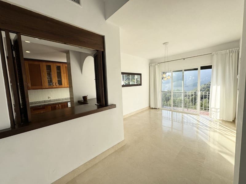 3 soveværelse Semi-Rækkehus til leje i Istan med swimmingpool garage - € 2.600 (Ref: 9471465)