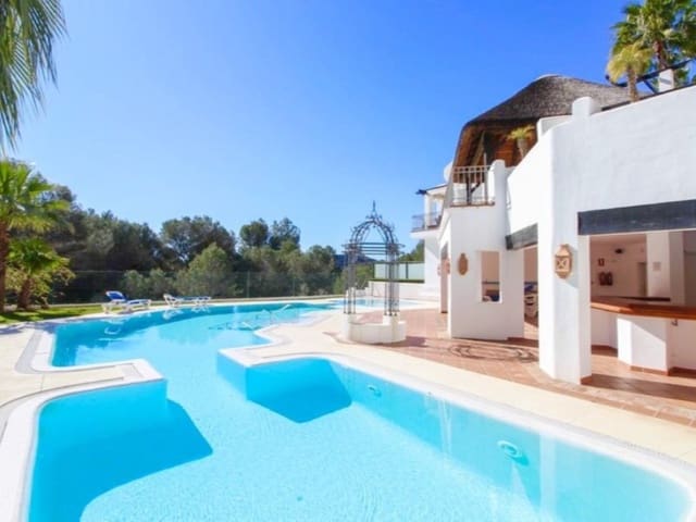 3 soveværelse Semi-Rækkehus til leje i Istán med swimmingpool garage - € 2.600 (Ref: 9471465)