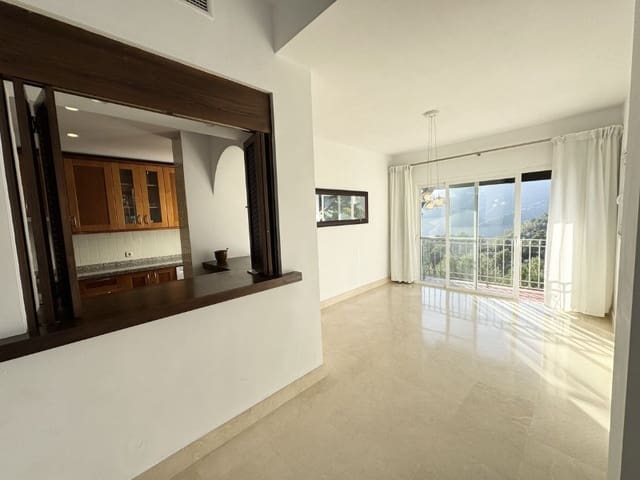 3 soveværelse Semi-Rækkehus til leje i Istán med swimmingpool garage - € 2.600 (Ref: 9471465)