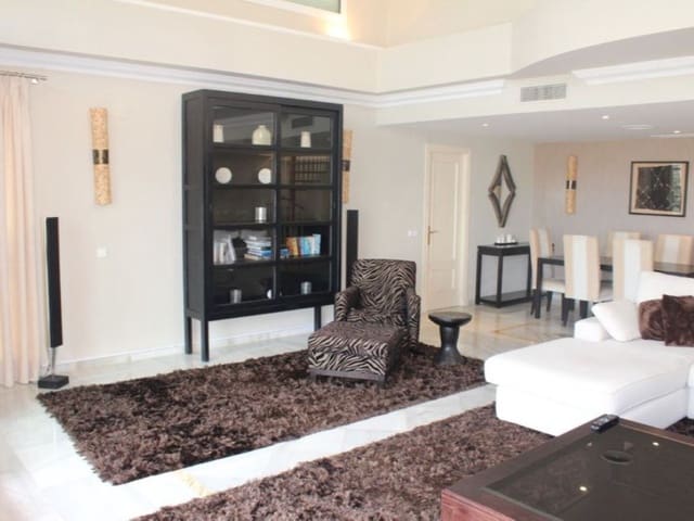 3 bedroom Penthouse for rent in Nueva Andalucia, Marbella with pool garage - € 3,950 (Ref: 9471466)