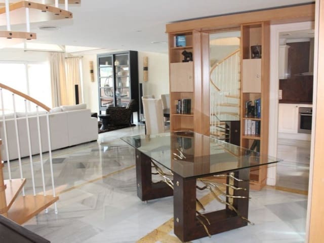 3 bedroom Penthouse for rent in Nueva Andalucia, Marbella with pool garage - € 3,950 (Ref: 9471466)