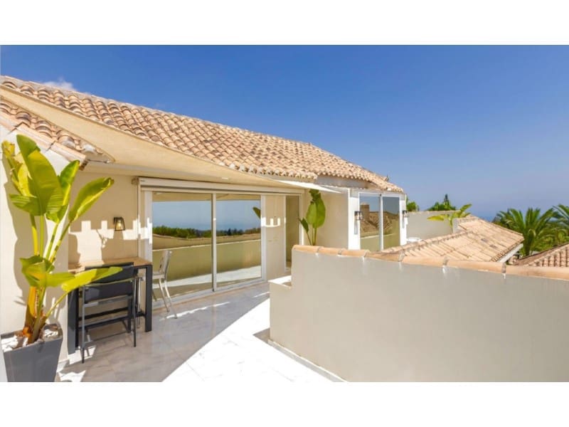 3 quarto Penthouse para arrendar em Marbella com piscina garagem - 6 000 € (Ref: 9471471)