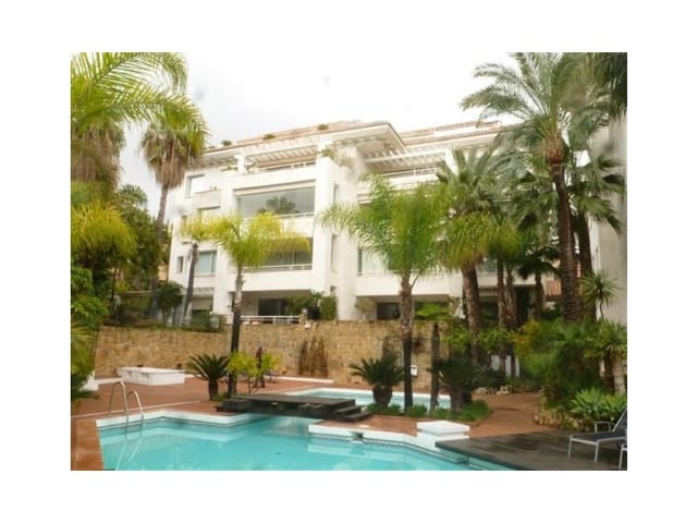 3 quarto Penthouse para arrendar em Marbella Centro, Marbella com piscina garagem - 6 000 € (Ref: 9471471)