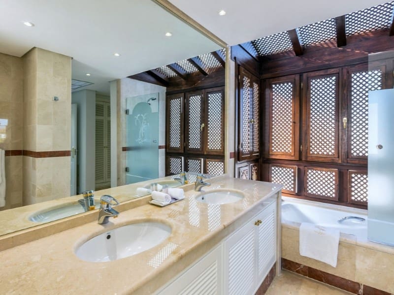 3 bedroom Penthouse for rent in Nueva Andalucia with pool garage - € 5,000 (Ref: 9471473)