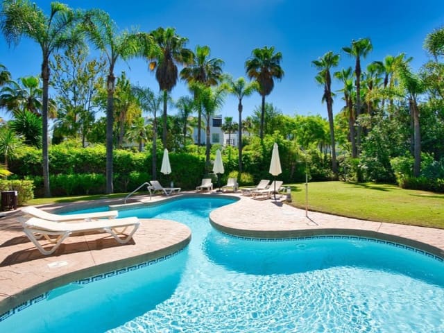 3 bedroom Penthouse for rent in Nueva Andalucia, Marbella with pool garage - € 5,000 (Ref: 9471473)