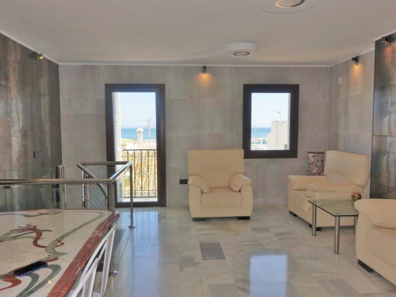 2 bedroom Apartment for rent in Nueva Andalucia - € 1,850 (Ref: 9471476)