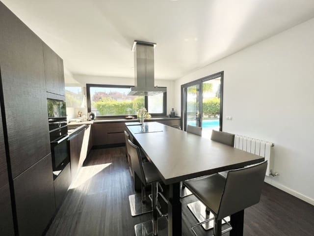 5 quarto Moradia para arrendar em Marbella Centro, Marbella com piscina garagem - 13 000 € (Ref: 9471477)