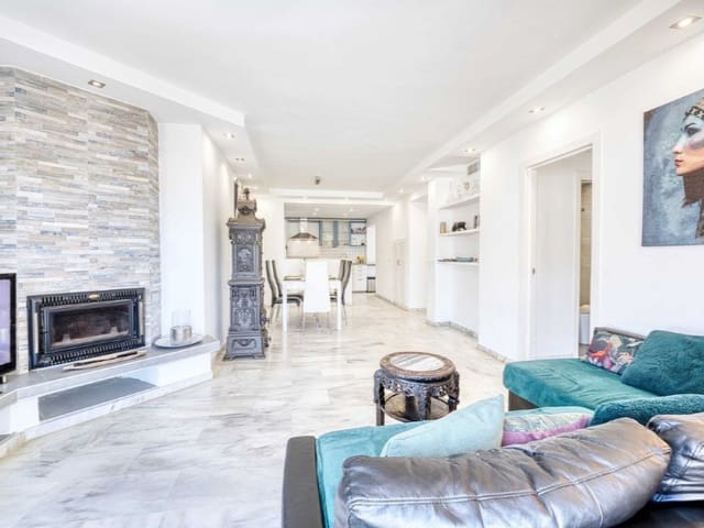 5 soveværelse Penthouse til leje i Elviria, Marbella med swimmingpool garage - € 2.500 (Ref: 9471478)