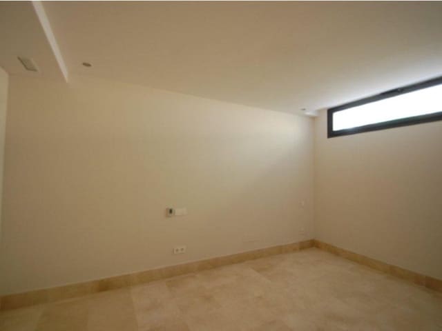 5 sypialnia Willa do wynajęcia w Marbella Centro, Marbella z basenem garażem - 14 000 € (Ref: 9471479)