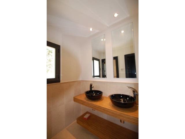 5 sypialnia Willa do wynajęcia w Marbella Centro, Marbella z basenem garażem - 14 000 € (Ref: 9471479)